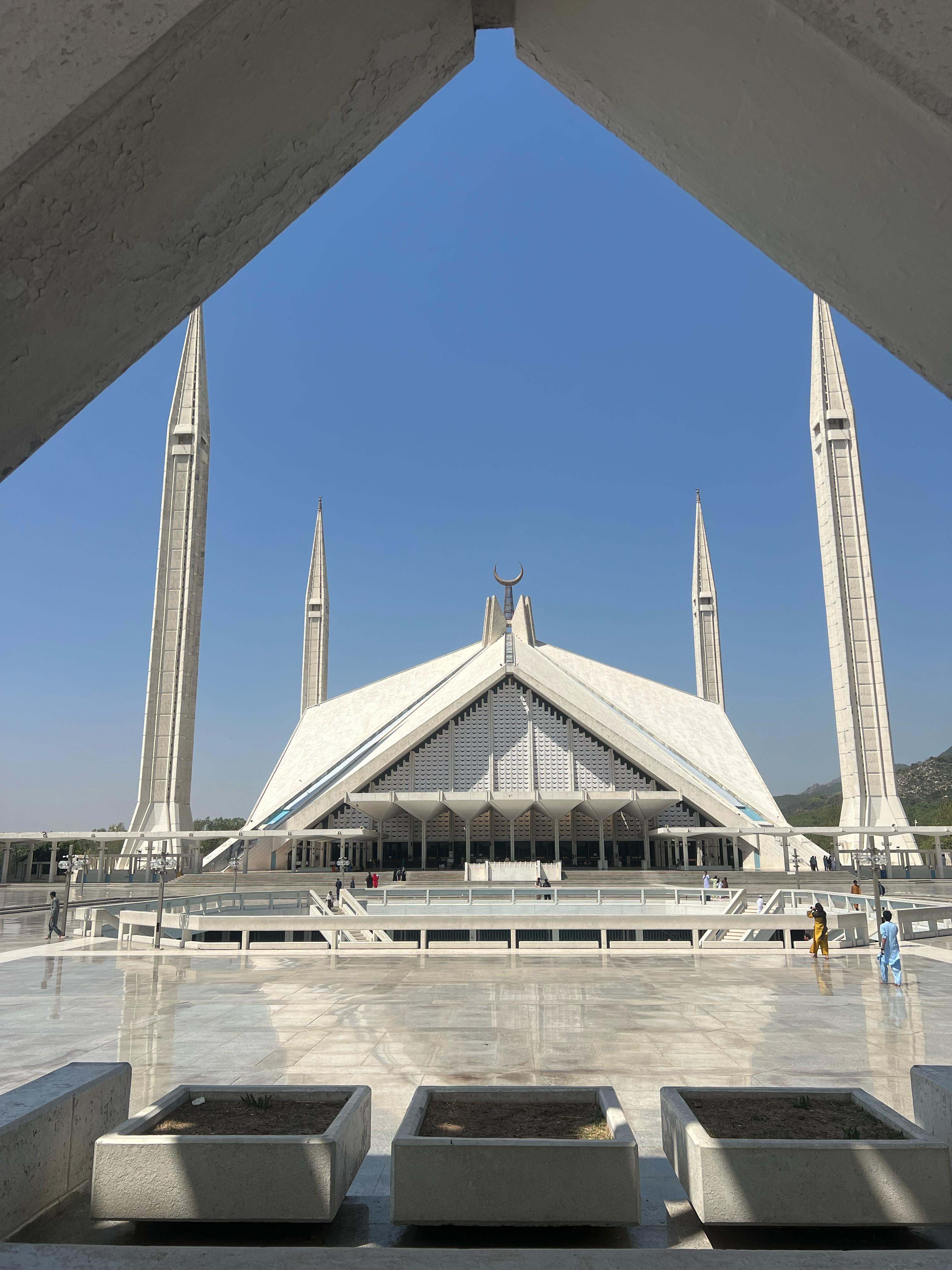 Exploring the Significance of the Faisal Mosque in society