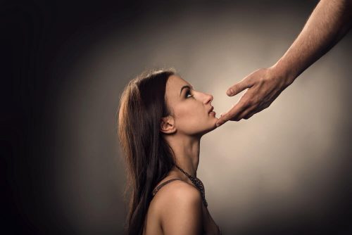 Die Kraft der Unterwerfung: Stärke oder Schwäche?